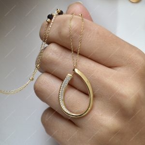 Oval Taşlı Altın Kolye